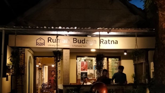 Fasad SPPG Rumah Budaya Ratna di Malang